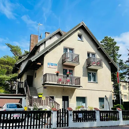 Kwatera prywatna Azalia Jastrzębia Góra