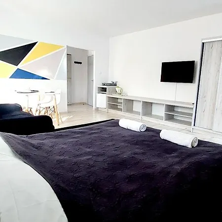 Azalia Kwatera prywatna *